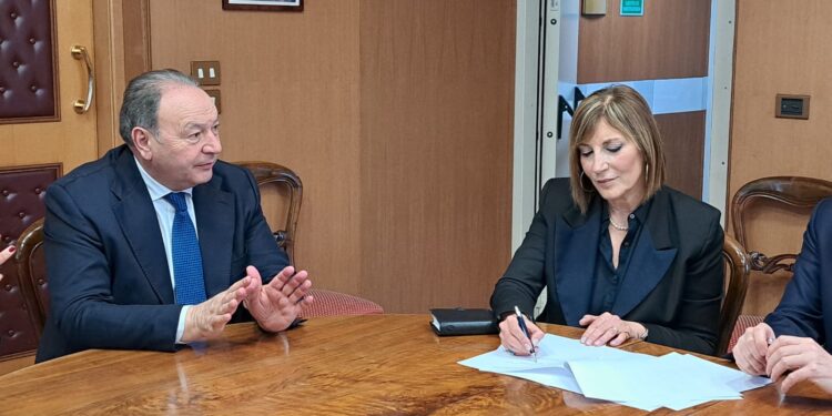 Co.re.com Campania e Salernitana: protocollo d’intesa contro cyber bullismo e linguaggi d’odio