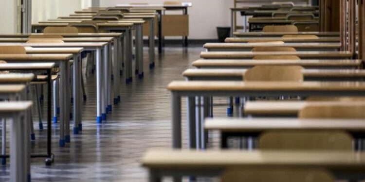 Scuola, Forza Italia presenta interrogazione: chiarezza su fusione De Amicis-Baracca