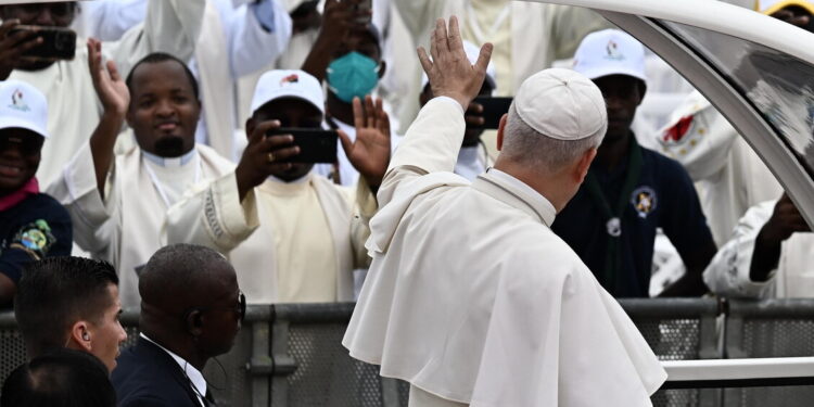 Il Papa in Angola, ‘non confondete la fede con la magia’