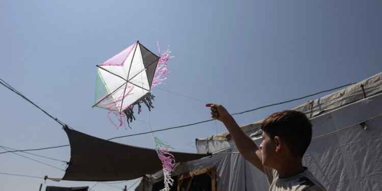 Domenica il flashmob diffuso degli aquiloni per i bambini di Gaza