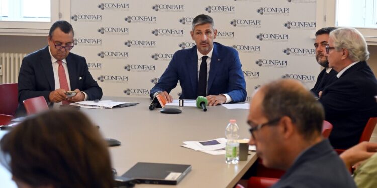 Confapi, difficoltà in accesso al credito per 2 imprese su 3 nel semestre