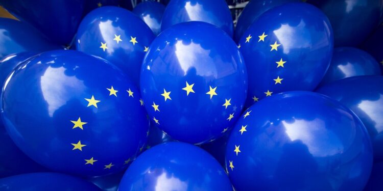 L’Ue riforma le regole sugli appalti pubblici, arriva la preferenza europea