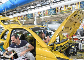 Stellantis, altri due giorni di stop produttivo a Mirafiori