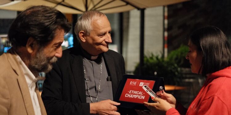Al card. Zuppi il premio ‘Ethical Champion’ dello Iusve di Venezia