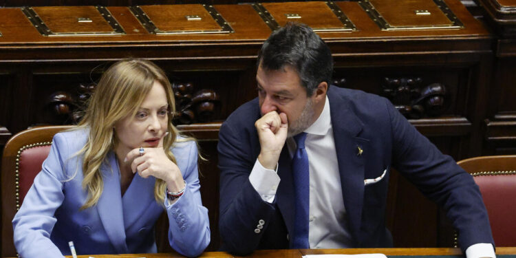 Tensione nel centrodestra su Strade sicure, la Lega attacca