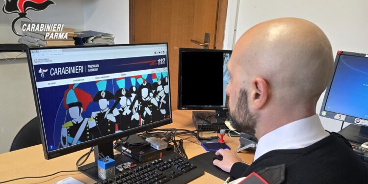 Aggredisce la compagna in diretta social, 30enne arrestato nel Parmense