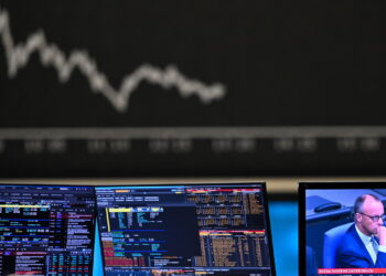 Prosegue l’aumento dei rendimenti globali, Btp sale al 4,38%. Si allarga spread Francia