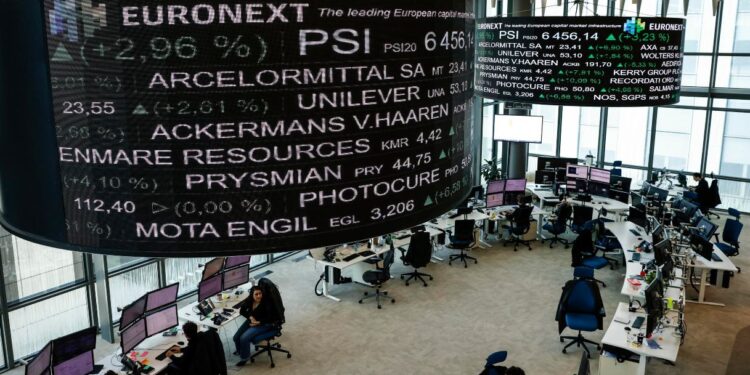 Lo spread rimane stabile a 83 punti base, rendimenti ancora alti al 4,18%