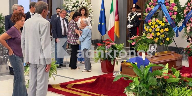 Bonino, Fini alla camera ardente: “Politica più povera senza di lei”