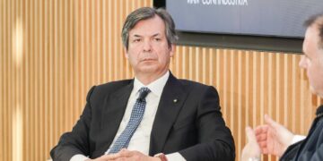Intesa San Paolo, maggioranza bulgara ad assemblea: 97% azionisti a favore Opas su Mps