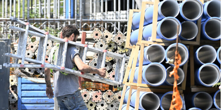 Istat, dal 2021 1,6 milioni di occupati in più, ma lavoratori invecchiano