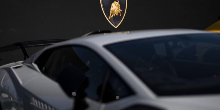 Sfreccia al doppio del limite con la Lamborghini, scatta il sequestro della supercar da oltre 230mila euro