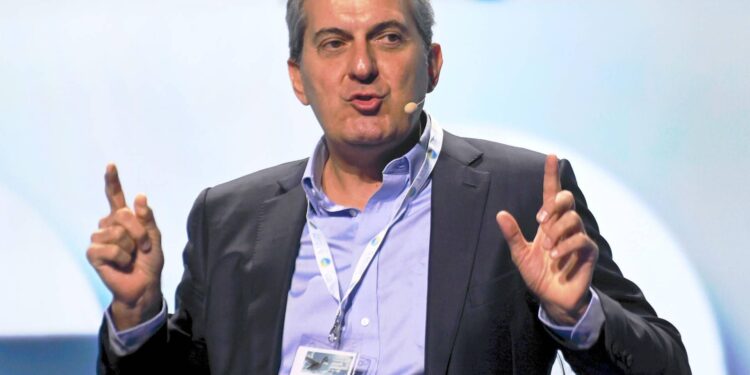 Mario Calabresi esce da Chora Media: verso candidatura a sindaco di Milano