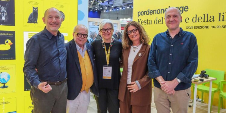 Pordenonelegge, Rushdie apre la 27/a edizione, Mattarella chiude il festival