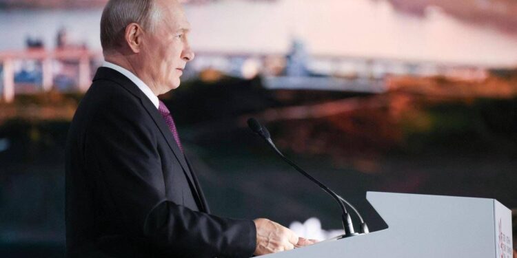 Ucraina-Russia, Putin: “C’è possibilità di accordo per stop guerra ma minacce ad aerei civili ostacolano la pace”