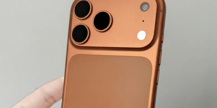 Refurbed sui nuovi iPhone: “Apple pianta alberi in una foresta che brucia”